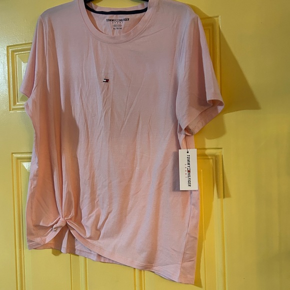 Tommy Hilfiger Tops - Tommy Hilfiger Women's Light Pink Short Sleeve Tee